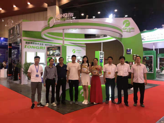 恭賀龍日潤滑油在中國潤滑油品牌峰會上被評為百強企業(yè)